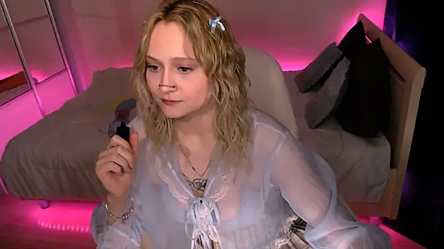 Snapshot of MariaMango chatting on 01-03-25, 04:06 MariaMango online show from 01-03-25, 04:06