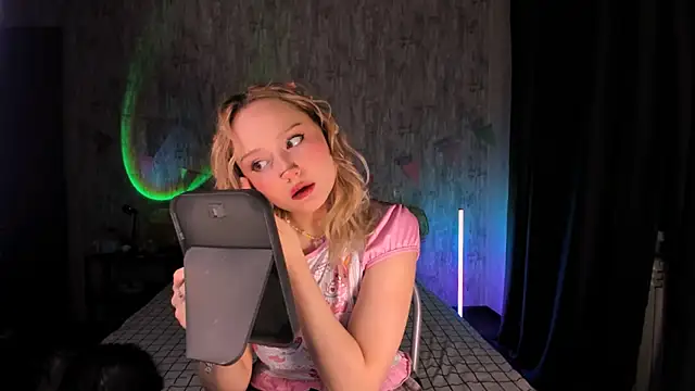 Snapshot of MariaMango chatting on 02-11-25, 12:38 MariaMango online show from 02-11-25, 12:38