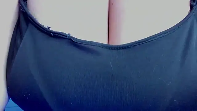 Snapshot of sobigcurvy4u chatting on 12-12-24, 04:21 sobigcurvy4u online show from 12-12-24, 04:21