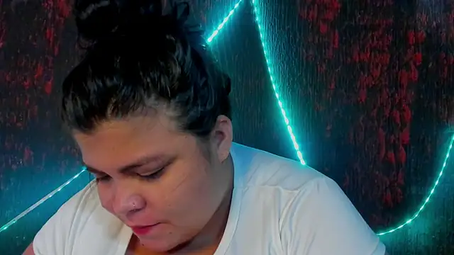 Snapshot of sobigcurvy4u chatting on 12-24-24, 12:00 sobigcurvy4u online show from 12-24-24, 12:00