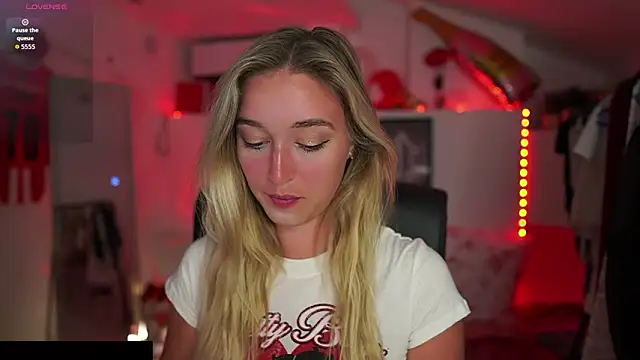 Alexis   Texas online show from 09-21-25, 06:20