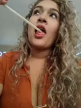 Sara smiiith211 online show from 12-19-24, 07:07