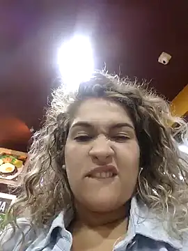 Sara smiiith211 online show from 12-20-24, 11:47