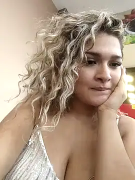 Sara smiiith211 online show from 01-19-25, 07:15