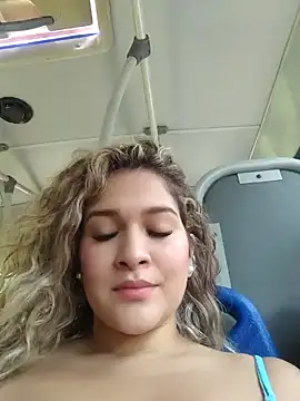 Sara smiiith211 online show from 01-20-25, 09:01