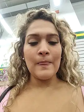 Sara smiiith211 online show from 03-02-25, 12:53