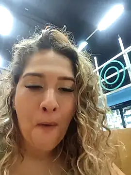 Sara smiiith211 online show from 03-20-25, 10:18