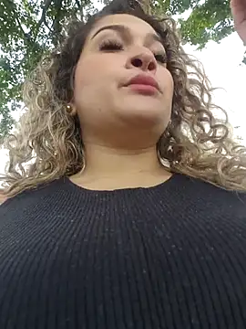 Sara smiiith211 online show from 10-12-25, 07:02