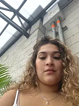 Sara smiiith211 online show from 10-26-25, 06:03