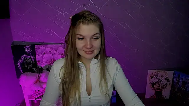 Snapshot of lily_williamss chatting on 05-16-26, 12:18 lily williamss online show from 05-16-26, 12:18