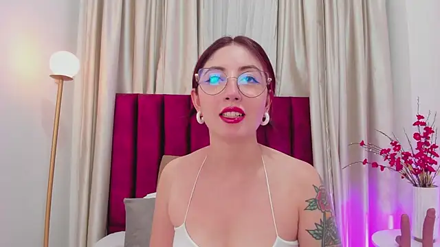 Emilywatsonn online show from 01-27-25, 11:43