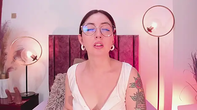 Emilywatsonn online show from 01-29-25, 11:41