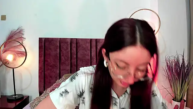 Emilywatsonn online show from 02-07-25, 11:45