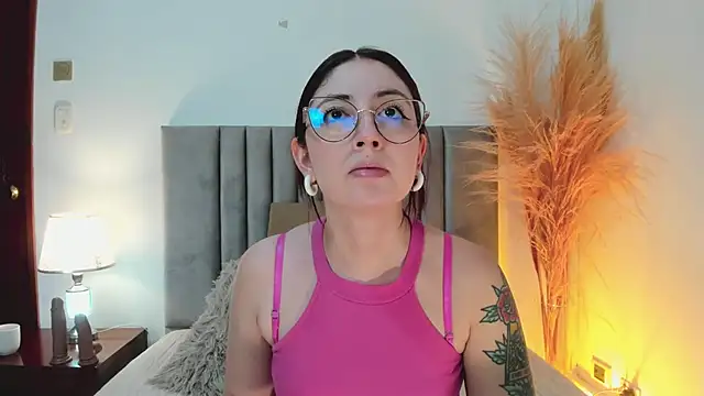 Emilywatsonn online show from 02-19-25, 11:38