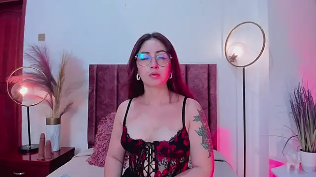 Emilywatsonn online show from 02-21-25, 11:44