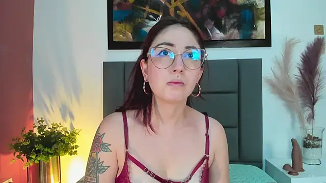 Emilywatsonn online show from 09-16-25, 12:22