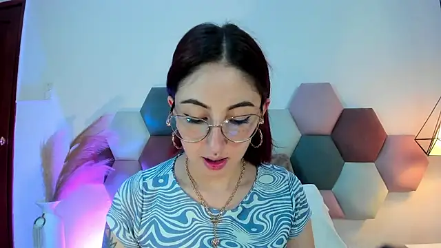 Emilywatsonn online show from 09-23-25, 12:57