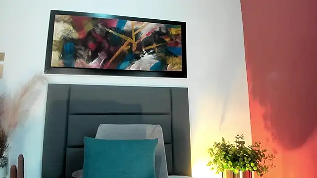 Emilywatsonn online show from 10-31-25, 12:22