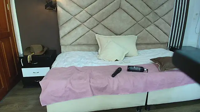 Ambarross online show from 12-18-24, 10:24