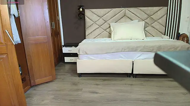 Ambarross online show from 12-27-24, 07:14