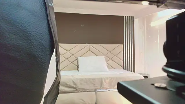 Ambarross online show from 01-18-25, 07:04