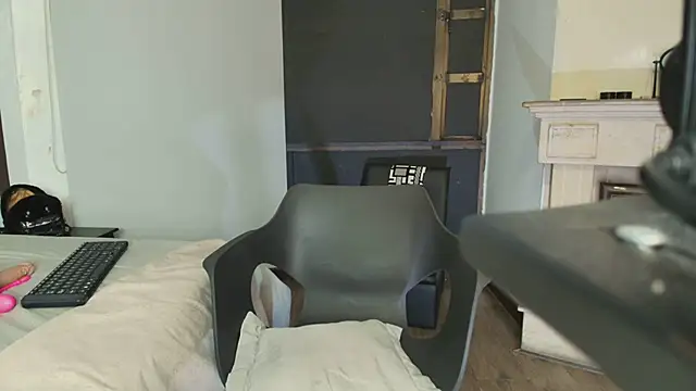 Ambarross online show from 02-15-25, 01:42