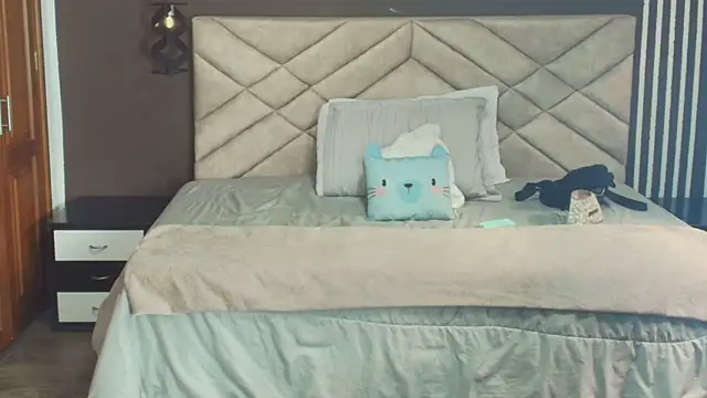 Ambarross online show from 02-15-25, 07:17