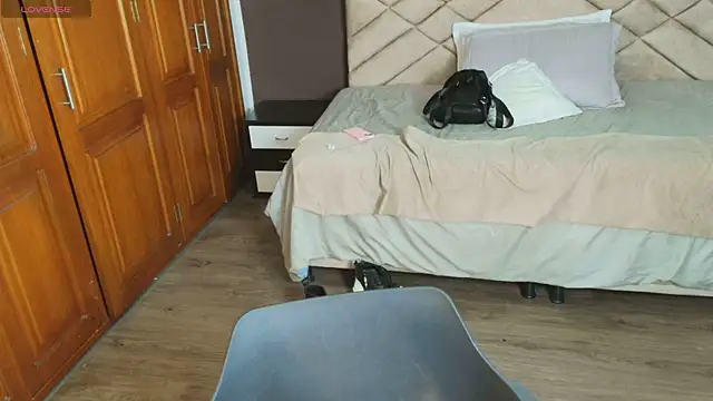 Ambarross online show from 02-25-25, 07:14