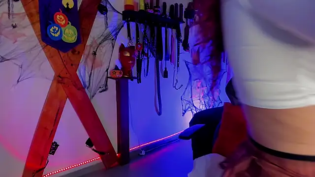 Laureen hill online show from 10-19-25, 12:33