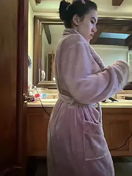 Amelia Rouse online show from 01-15-25, 07:44