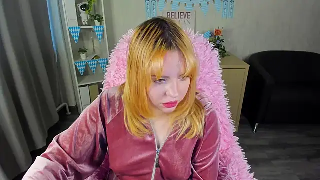 Stacy Luv online show from 10-15-25, 01:28