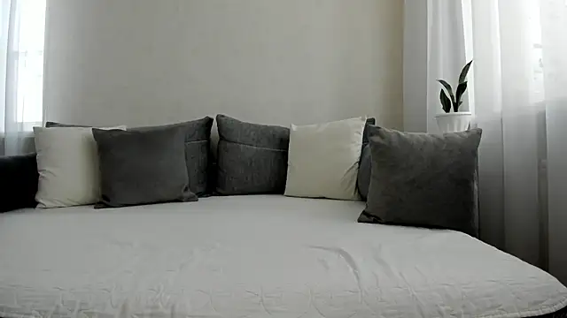 Angel-Rosa online show from 12-22-25, 03:47