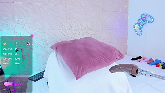 ashley nicoll online show from 01-28-25, 01:27