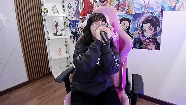 Snapshot of Purplee_Baby chatting on 12-04-24, 09:24 Purplee Baby online show from 12-04-24, 09:24