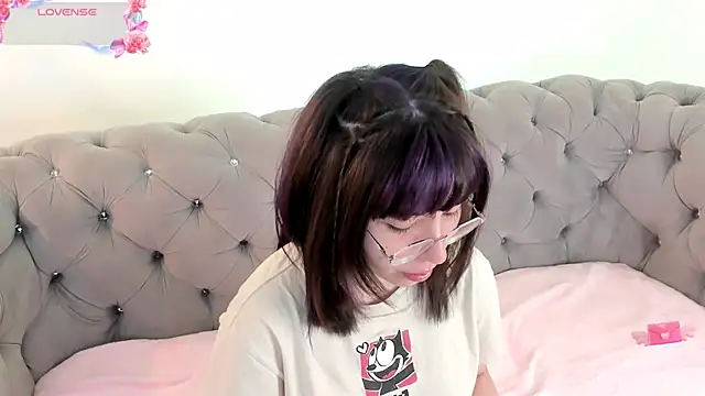 Snapshot of Purplee_Baby chatting on 12-14-24, 12:01 Purplee Baby online show from 12-14-24, 12:01