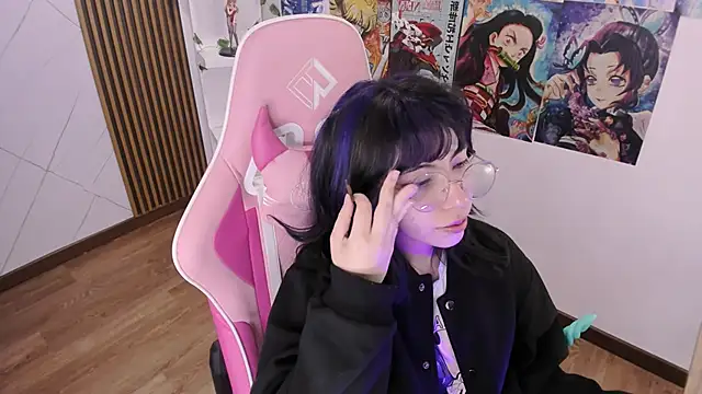 Snapshot of Purplee_Baby chatting on 12-15-24, 07:10 Purplee Baby online show from 12-15-24, 07:10