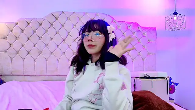 Snapshot of Purplee_Baby chatting on 12-22-24, 07:52 Purplee Baby online show from 12-22-24, 07:52