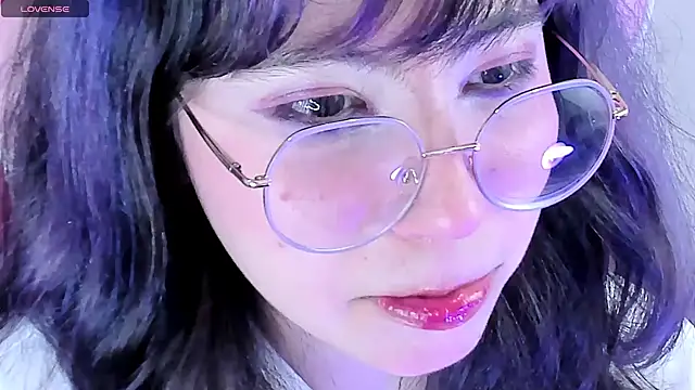 Snapshot of Purplee_Baby chatting on 12-29-24, 11:29 Purplee Baby online show from 12-29-24, 11:29