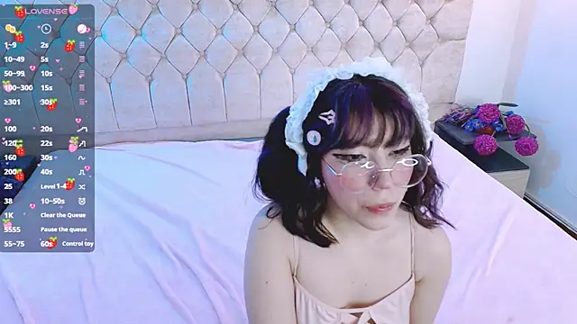 Snapshot of Purplee_Baby chatting on 01-05-25, 12:42 Purplee Baby online show from 01-05-25, 12:42