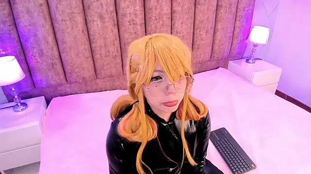 Snapshot of Purplee_Baby chatting on 02-07-25, 08:42 Purplee Baby online show from 02-07-25, 08:42