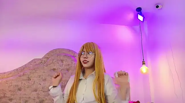 Snapshot of Purplee_Baby chatting on 02-08-25, 08:42 Purplee Baby online show from 02-08-25, 08:42