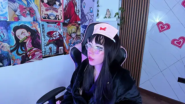 Snapshot of Purplee_Baby chatting on 02-15-25, 02:47 Purplee Baby online show from 02-15-25, 02:47