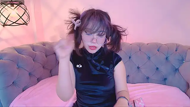 Snapshot of Purplee_Baby chatting on 02-19-25, 02:12 Purplee Baby online show from 02-19-25, 02:12