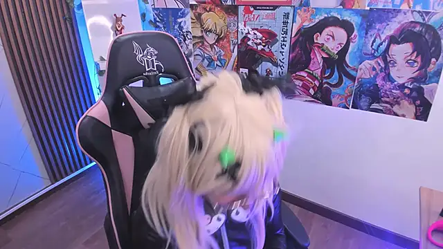 Snapshot of Purplee_Baby chatting on 02-20-25, 02:07 Purplee Baby online show from 02-20-25, 02:07