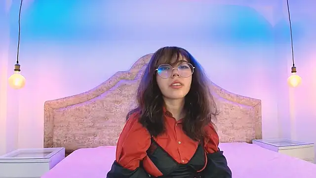 Snapshot of Purplee_Baby chatting on 02-21-25, 07:21 Purplee Baby online show from 02-21-25, 07:21