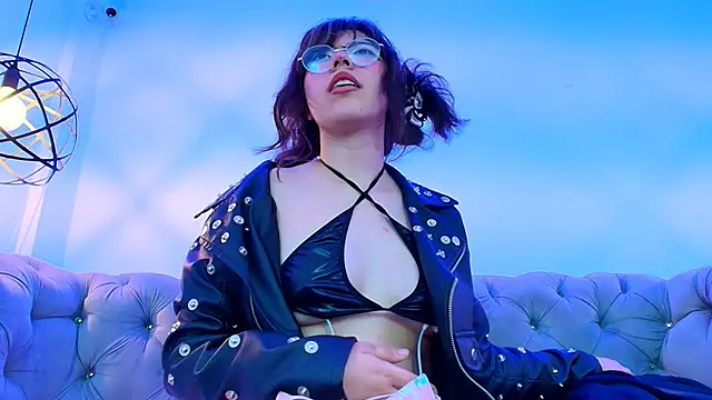 Snapshot of Purplee_Baby chatting on 02-23-25, 02:40 Purplee Baby online show from 02-23-25, 02:40