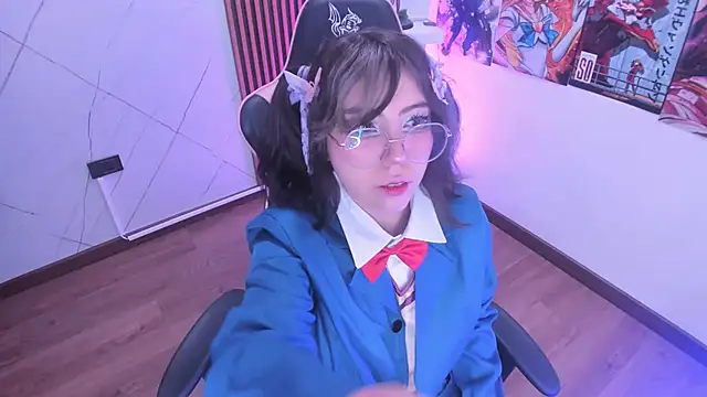 Snapshot of Purplee_Baby chatting on 02-23-25, 09:05 Purplee Baby online show from 02-23-25, 09:05