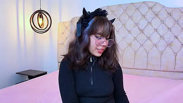 Snapshot of Purplee_Baby chatting on 03-06-25, 09:53 Purplee Baby online show from 03-06-25, 09:53