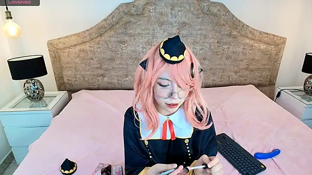 Snapshot of Purplee_Baby chatting on 03-12-25, 02:41 Purplee Baby online show from 03-12-25, 02:41