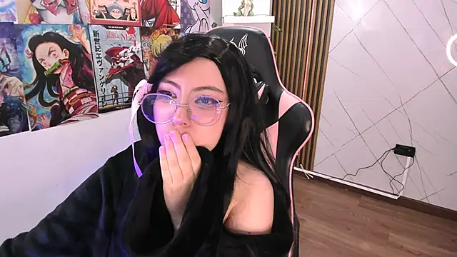 Snapshot of Purplee_Baby chatting on 03-19-25, 07:06 Purplee Baby online show from 03-19-25, 07:06